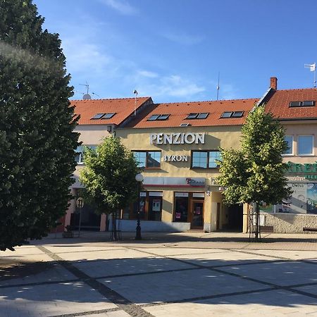 Byron Hotell Zlaté Moravce Eksteriør bilde