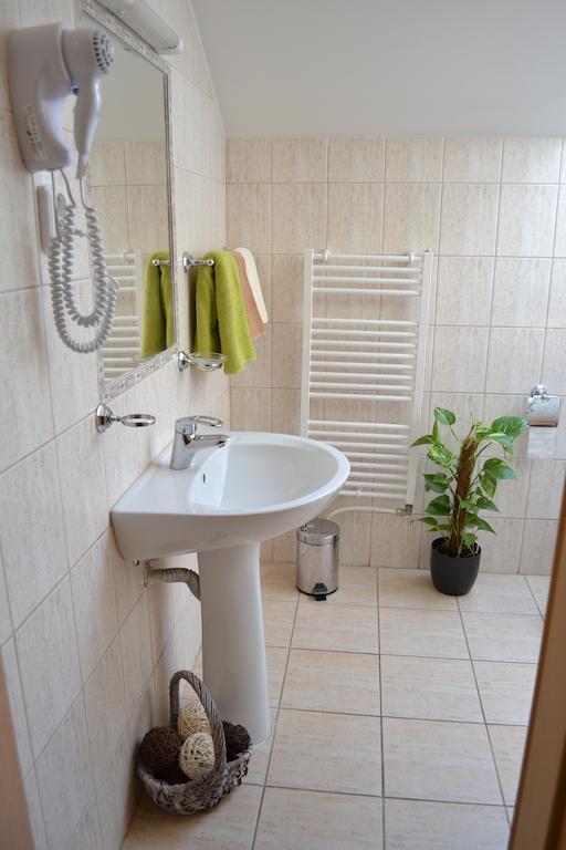 Byron Hotell Zlaté Moravce Rom bilde